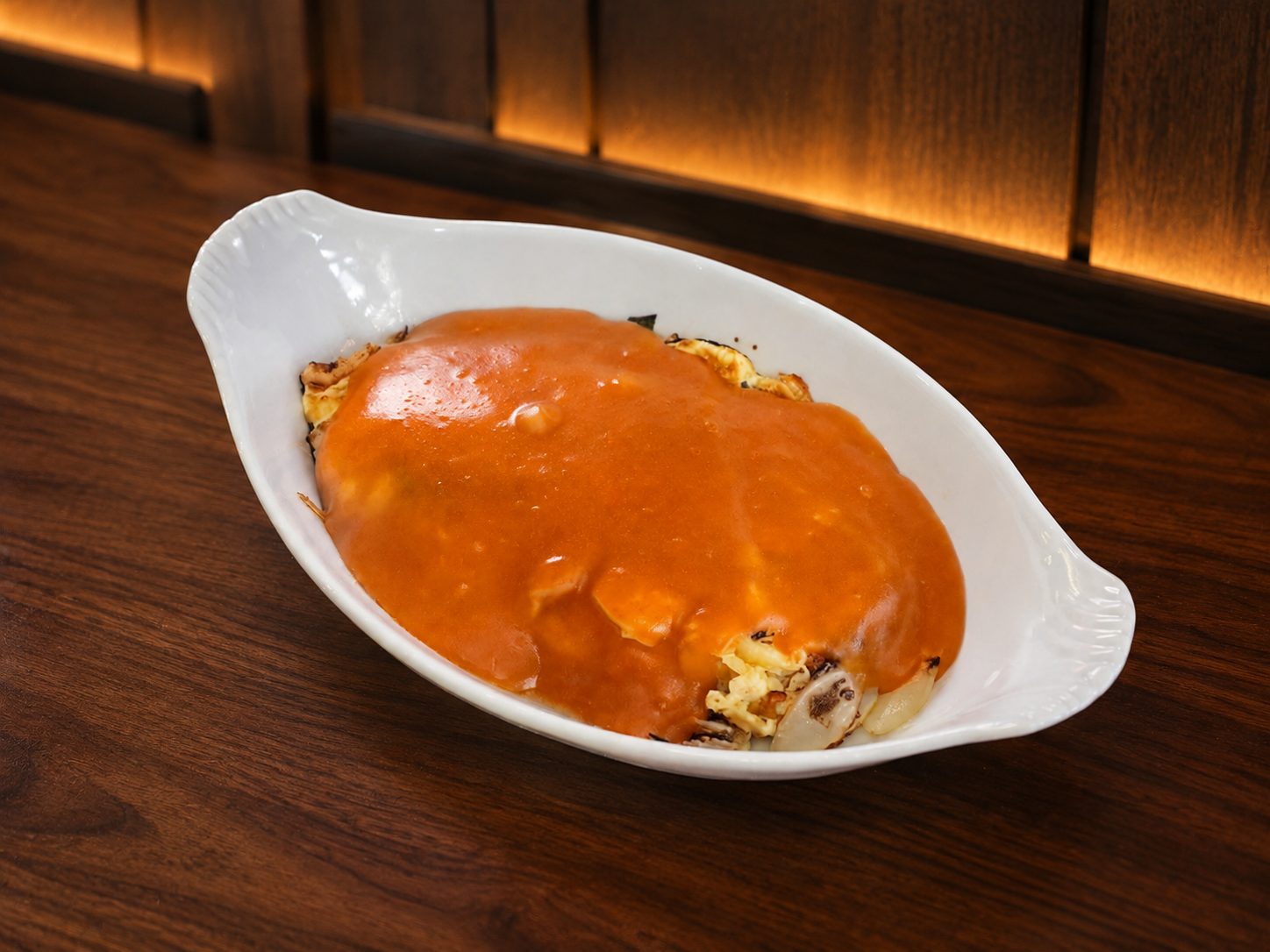 Foe yong hai — omelet met tomatensaus