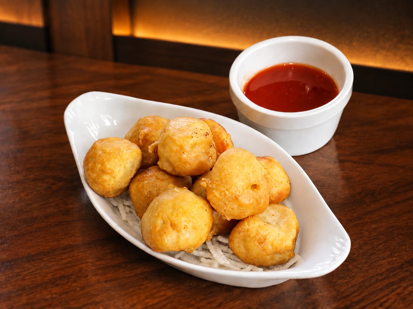 Koe Lo Kai — krokante kip in zoetzure saus