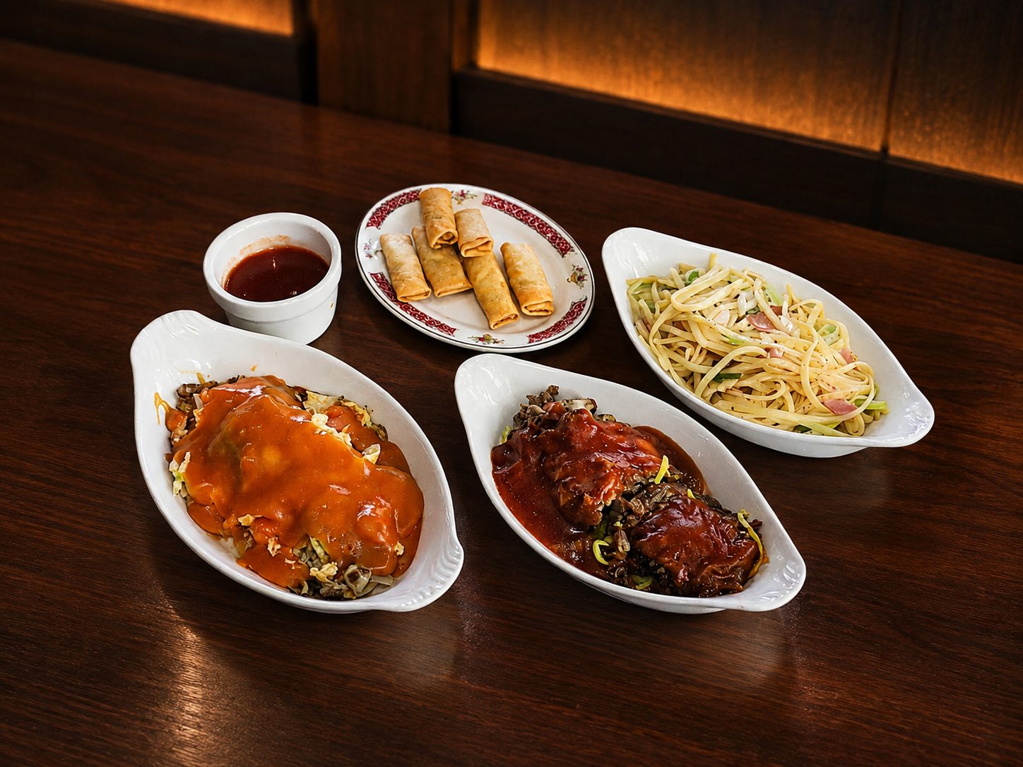 Speciaal aanbevolen combinatie met foe yong hai, bami en loempia's